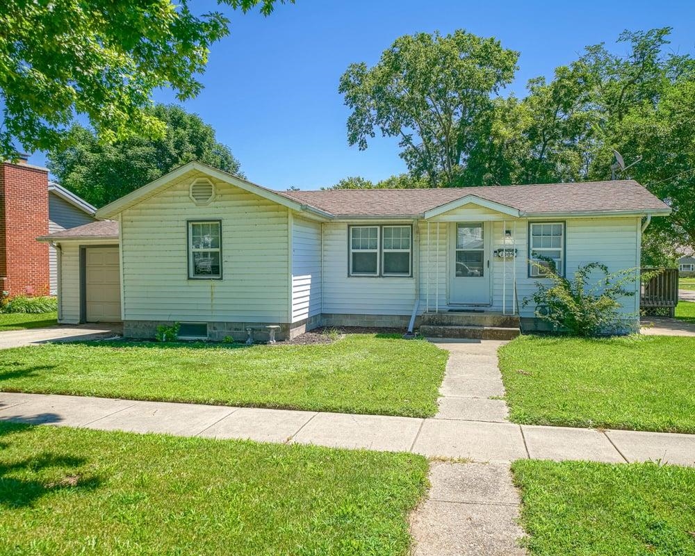 1009 South 4th Street Oregon, IL 61061 - Photo 1 of 27