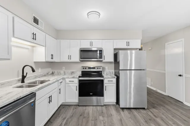 $279,900 | 104 B Twin Oaks Court, Hendersonville, TN 37075