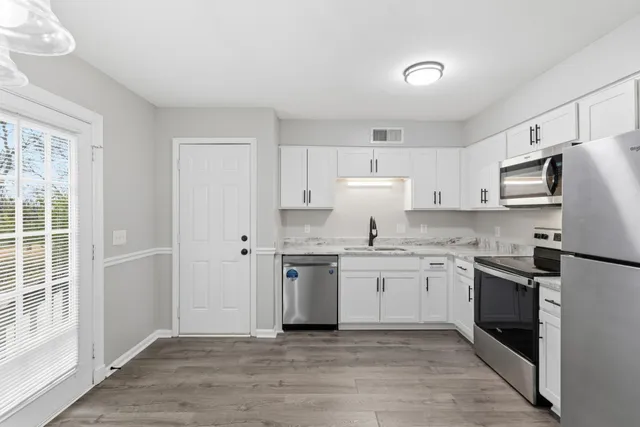 $279,900 | 104 B Twin Oaks Court, Hendersonville, TN 37075