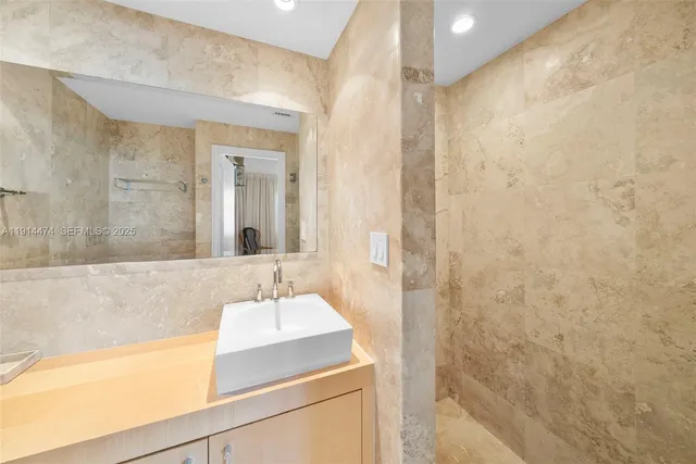 $4,289,000 | 200 Ocean Ln Drive, Unit 501, Key Biscayne, FL 33149