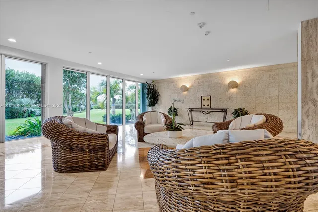 $4,289,000 | 200 Ocean Ln Drive, Unit 501, Key Biscayne, FL 33149