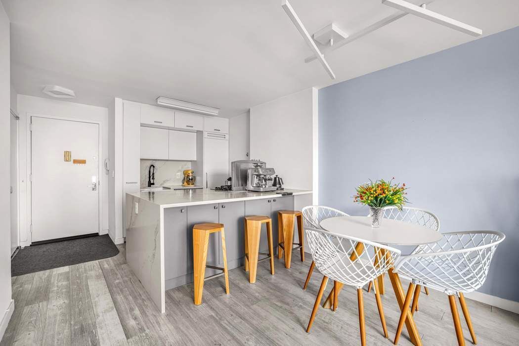 225 Rector Place, Unit 9J Manhattan, NY 10280 - Photo 4 of 18