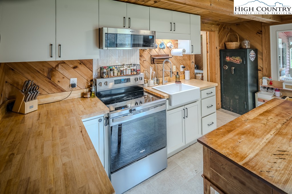 1652 Conley Cheek Road Fleetwood, NC 28626 - Photo 14 of 32