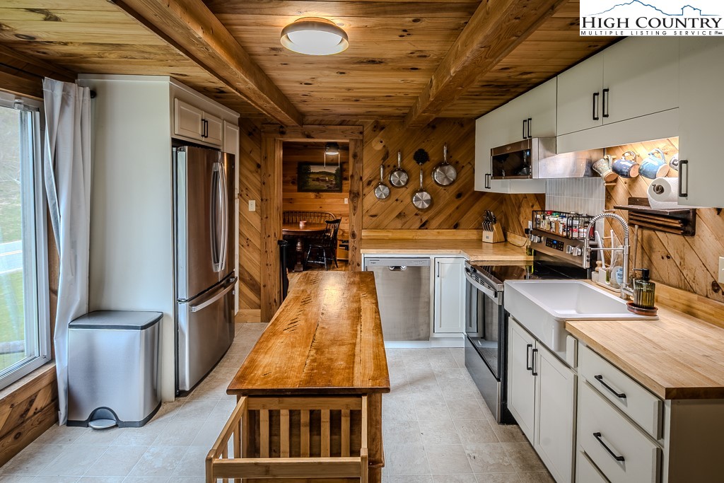 1652 Conley Cheek Road Fleetwood, NC 28626 - Photo 16 of 32