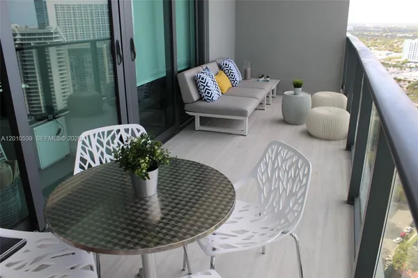 $3,195 | 501 Northeast 31st Street, Unit 2705, Miami, FL 33137