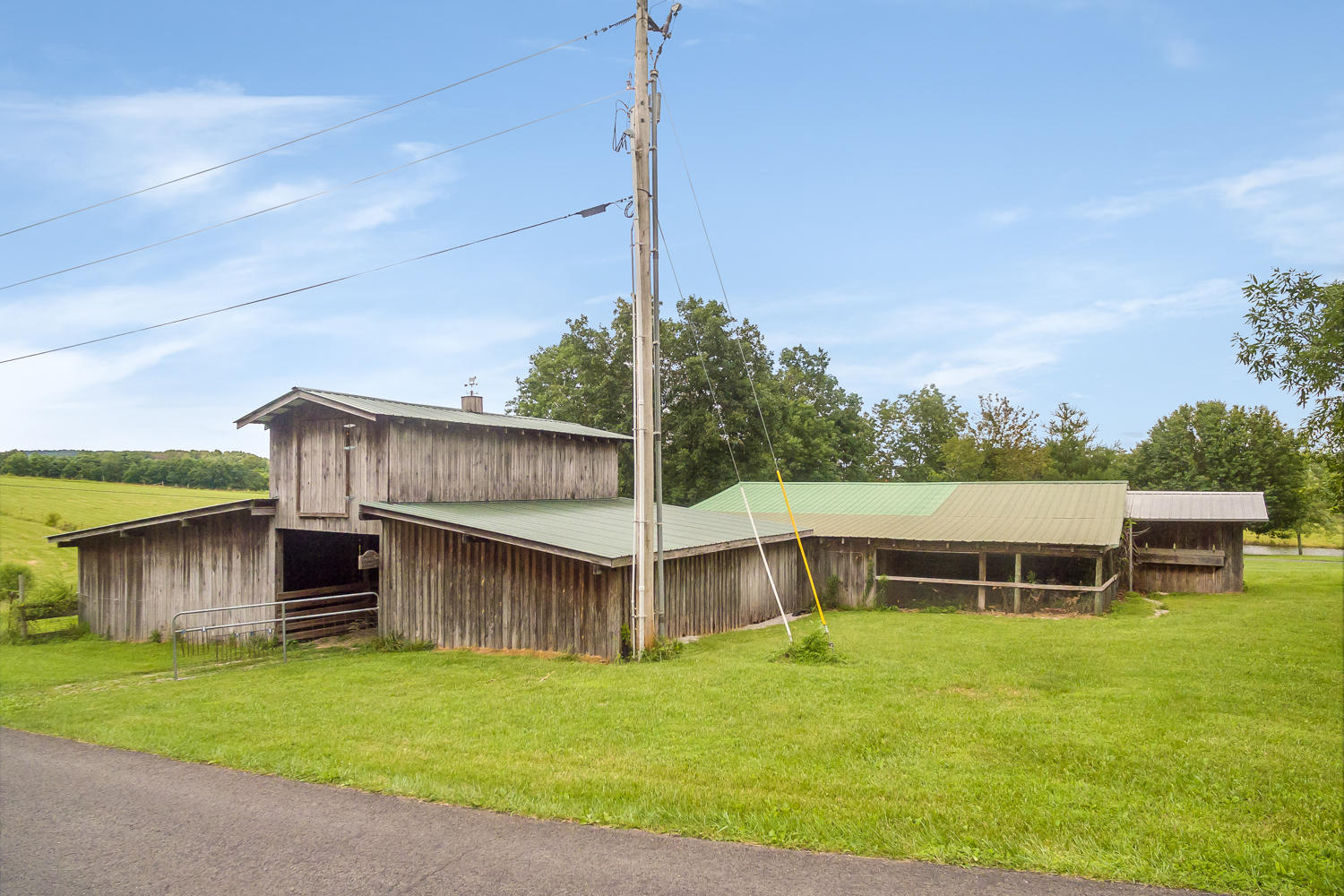 750 Jacks Branch Road Pikeville, TN 37367 - Photo 48 of 56 Barn