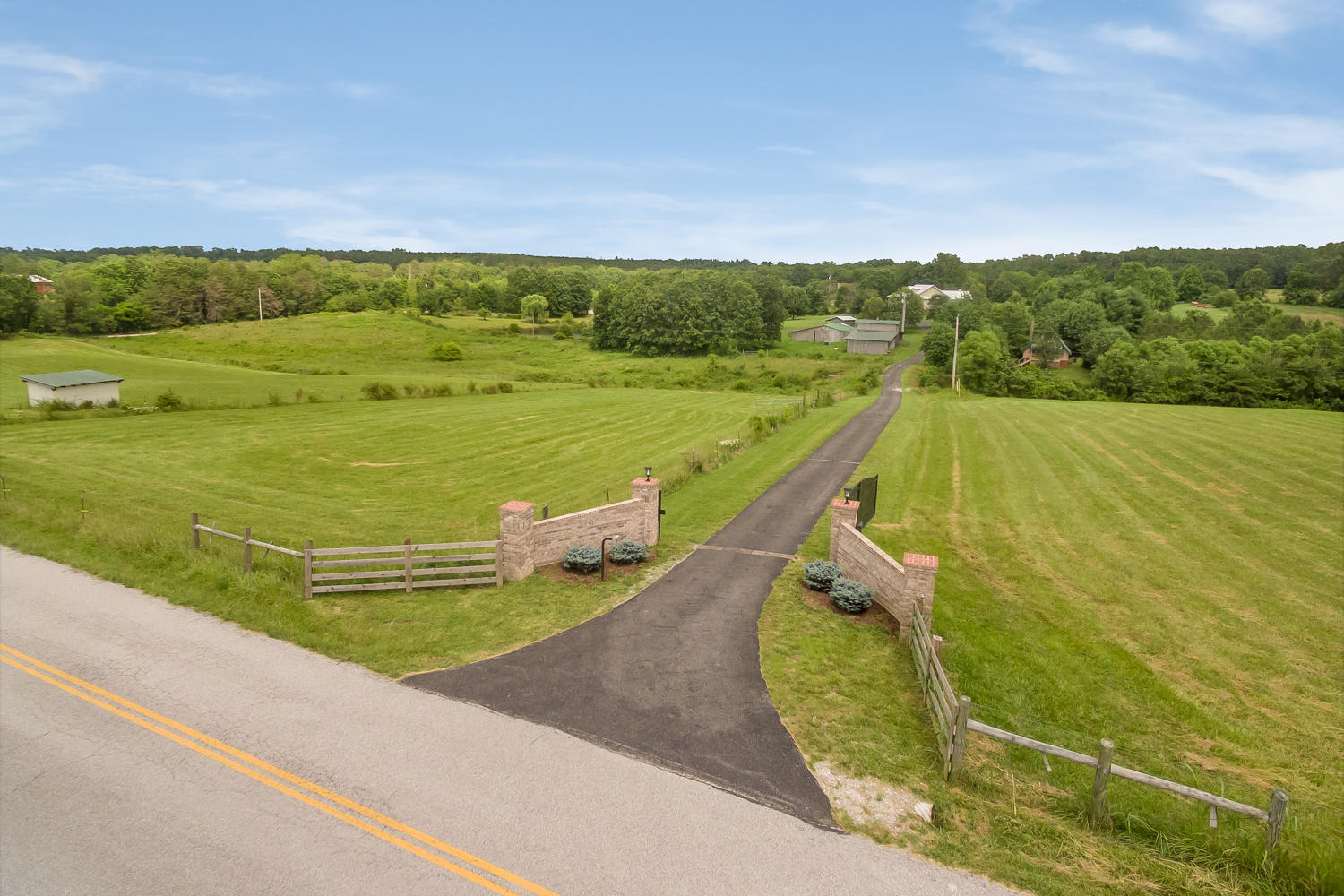 750 Jacks Branch Road Pikeville, TN 37367 - Photo 52 of 56 Driveway Entrance