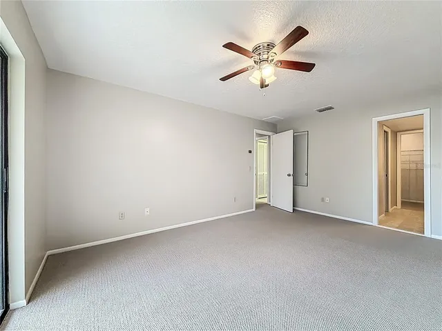 a view of utility room