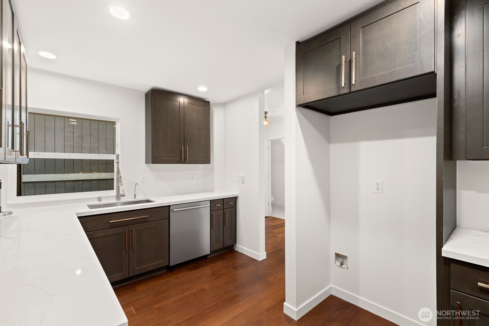 2428 Northeast 13th Street Renton, WA 98056 - Photo 12 of 24