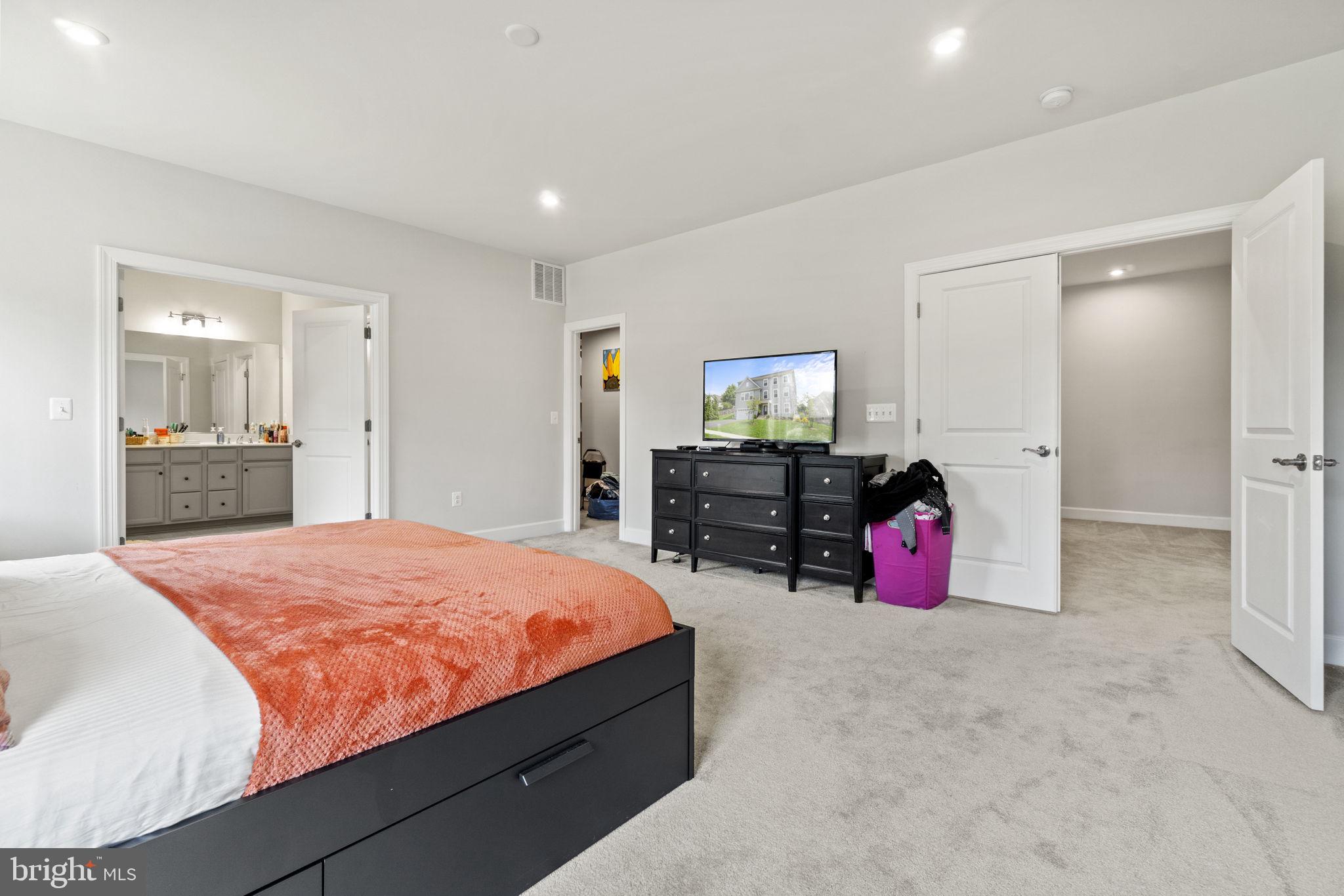 19203 Stoney Ridge Place Triangle, VA 22172 - Photo 17 of 26 Primary bedroom