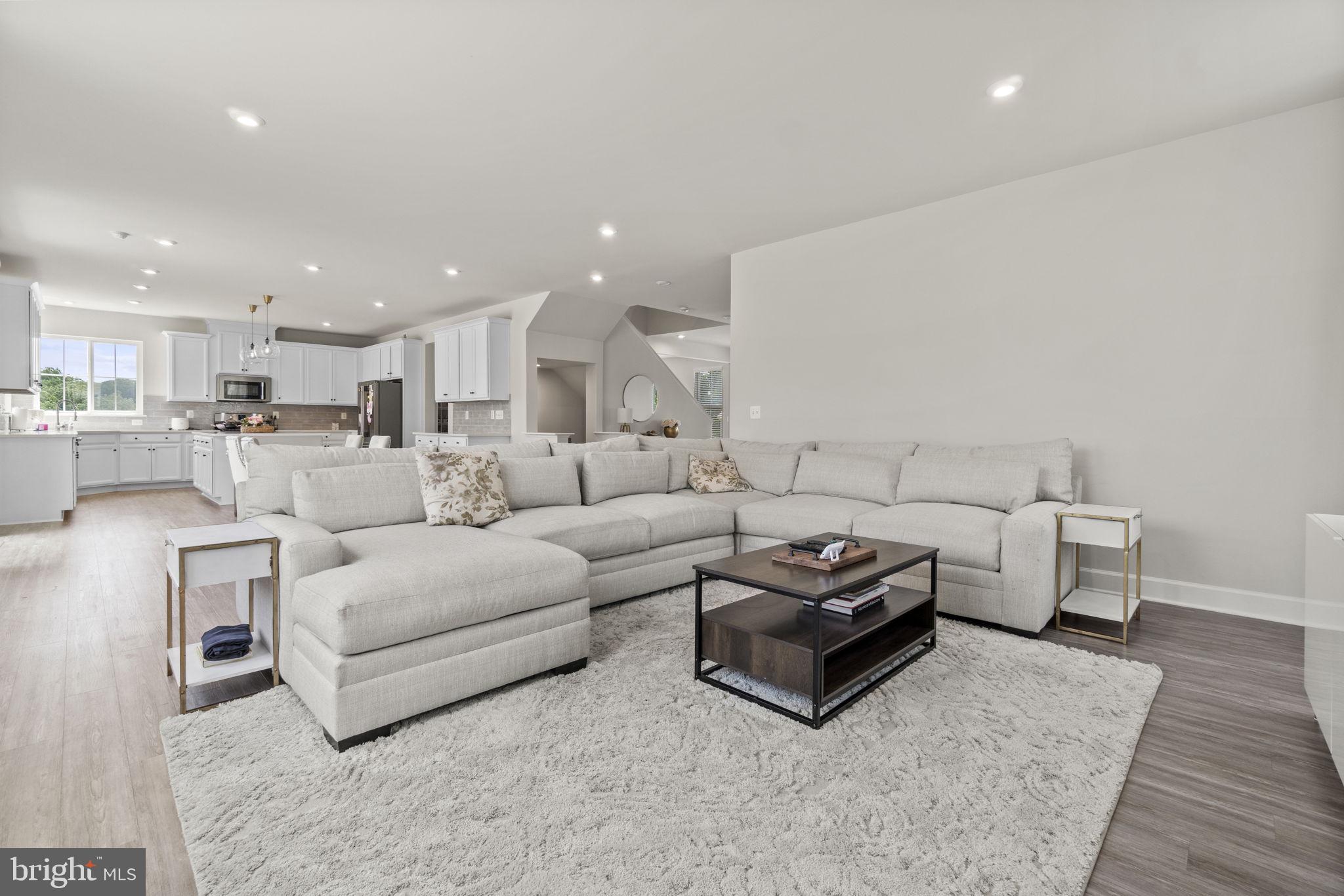 19203 Stoney Ridge Place Triangle, VA 22172 - Photo 7 of 26 Family room