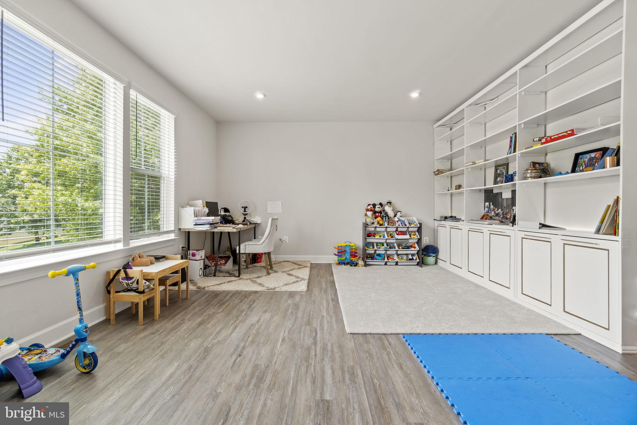 19203 Stoney Ridge Place Triangle, VA 22172 - Photo 9 of 26 Library