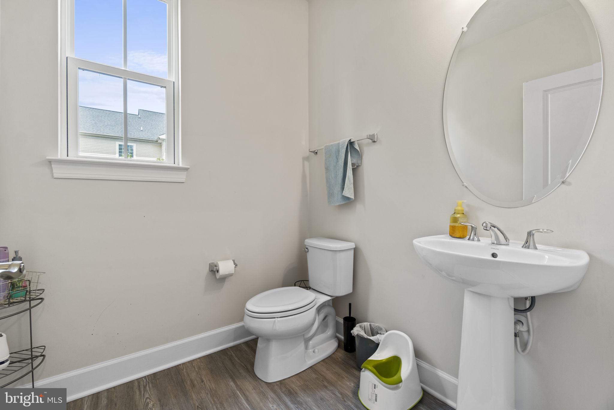 19203 Stoney Ridge Place Triangle, VA 22172 - Photo 10 of 26 Main level half bath