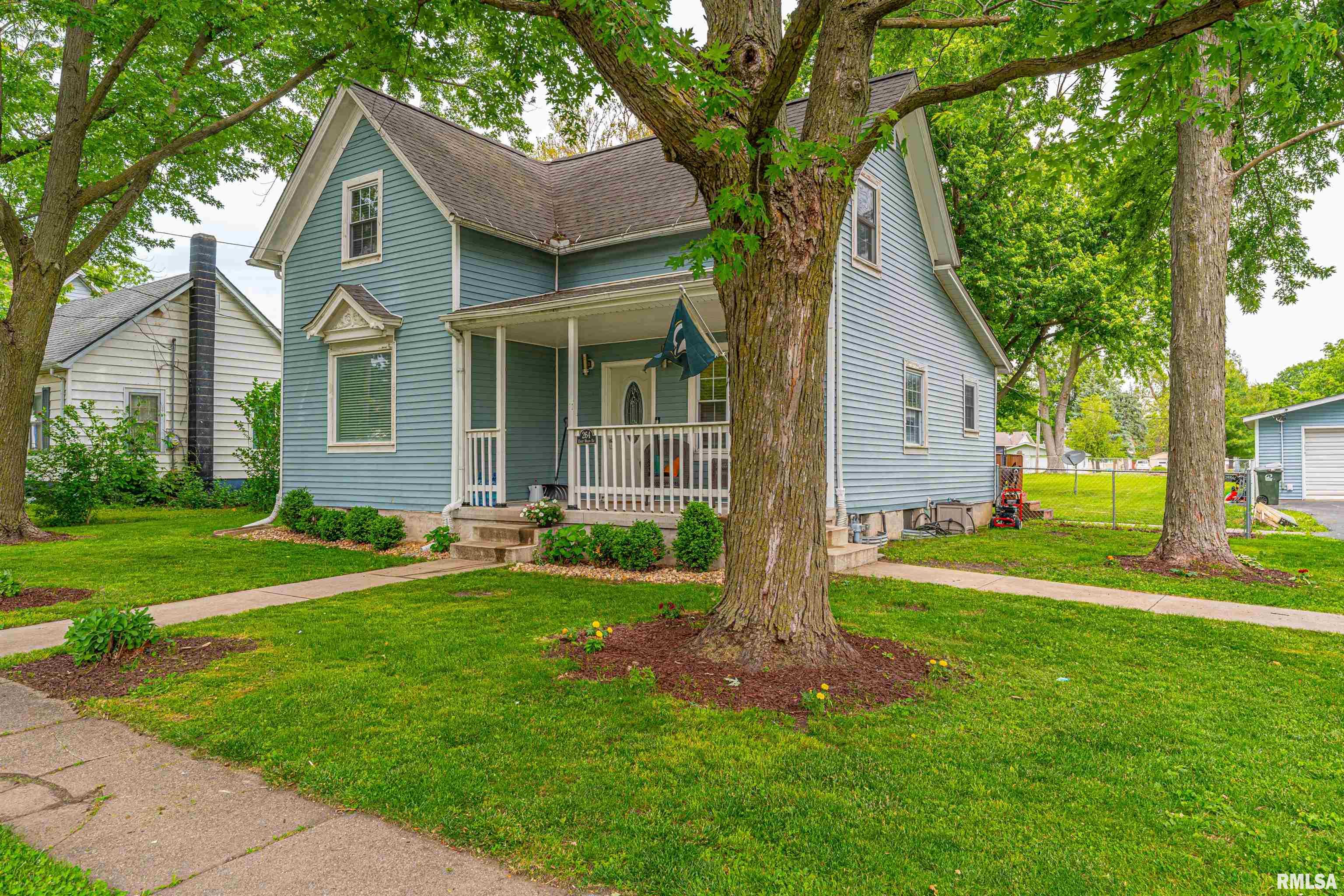 264 East Main Street Warrensburg, IL 62573 - Photo 1 of 24