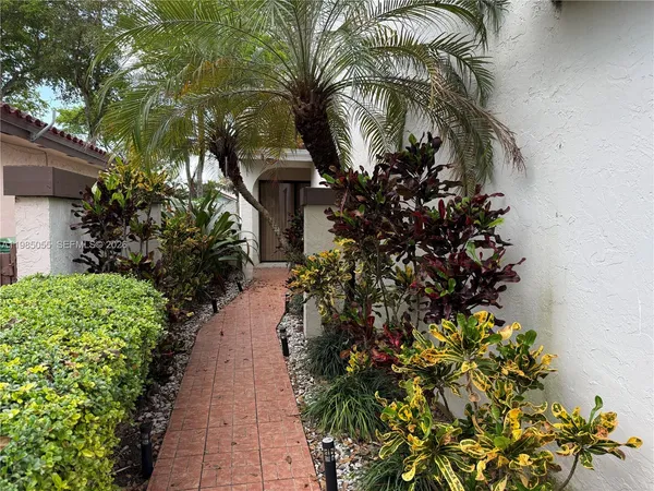 $3,500 | 17321 Northwest 63rd Avenue, Hialeah, FL 33015