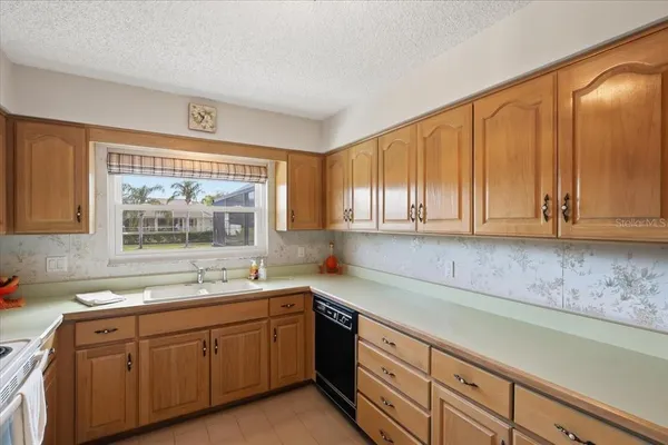$689,000 | 23 Christopher Court, Palm Coast, FL 32137