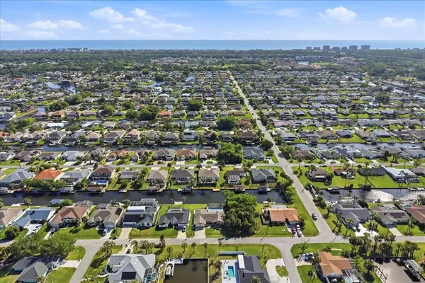 $689,000 | 23 Christopher Court, Palm Coast, FL 32137