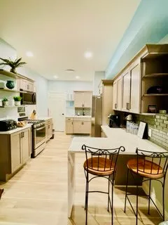 $2,650 | 1455 West Highland Avenue, Unit 2R, Chicago, IL 60660