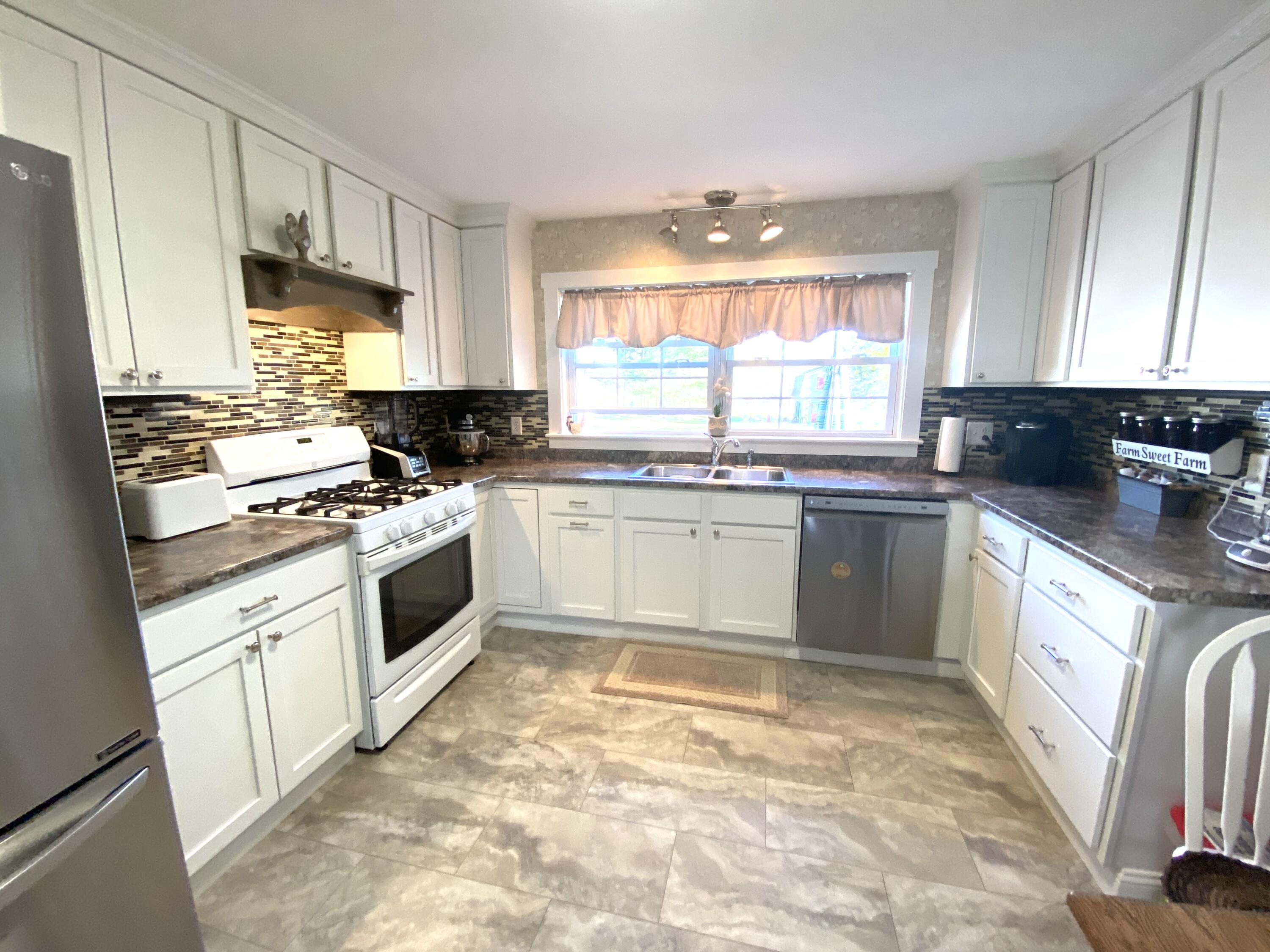 72 Exeter Road Corinth, ME 04427 - Photo 2 of 57 46FBB4BE-E0D9-46C2-9C08-4DD91DC8548D