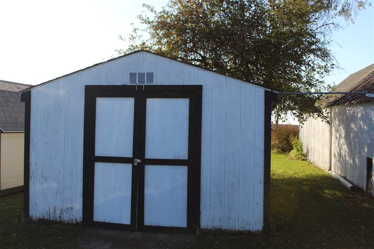 8987 Cram Road Chesaning, MI 48616 - Photo 9 of 45 31399147-8.JPG