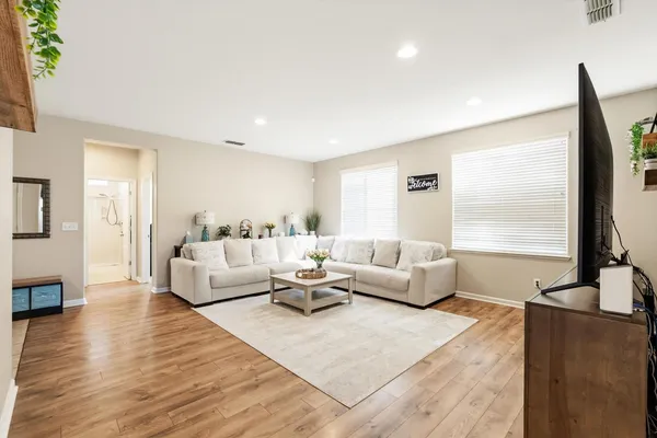 $624,000 | 1402 Turnbridge Way, Plumas Lake, CA 95961