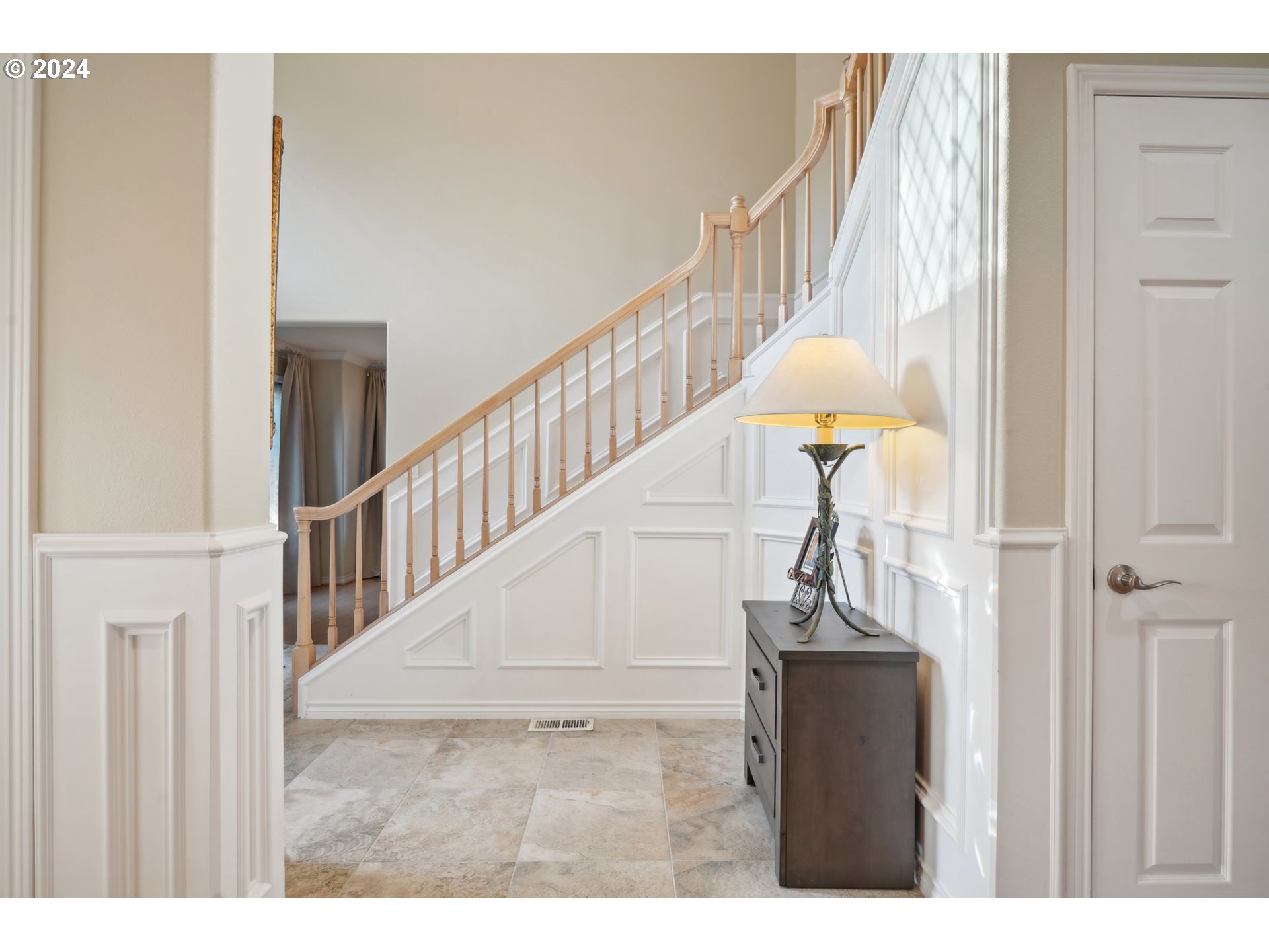 8121 Northeast 71st Loop Vancouver, WA 98662 - Photo 18 of 44 a view of entryway and hall with wooden floor