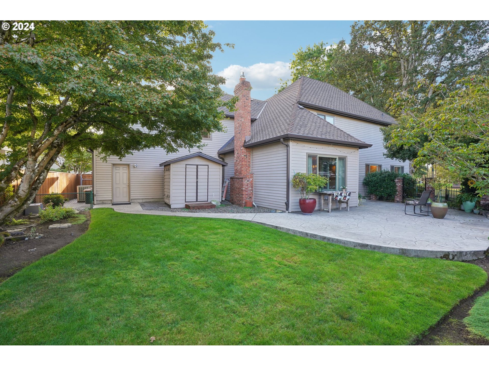 8121 Northeast 71st Loop Vancouver, WA 98662 - Photo 36 of 44 a view of a house with a yard porch and sitting area