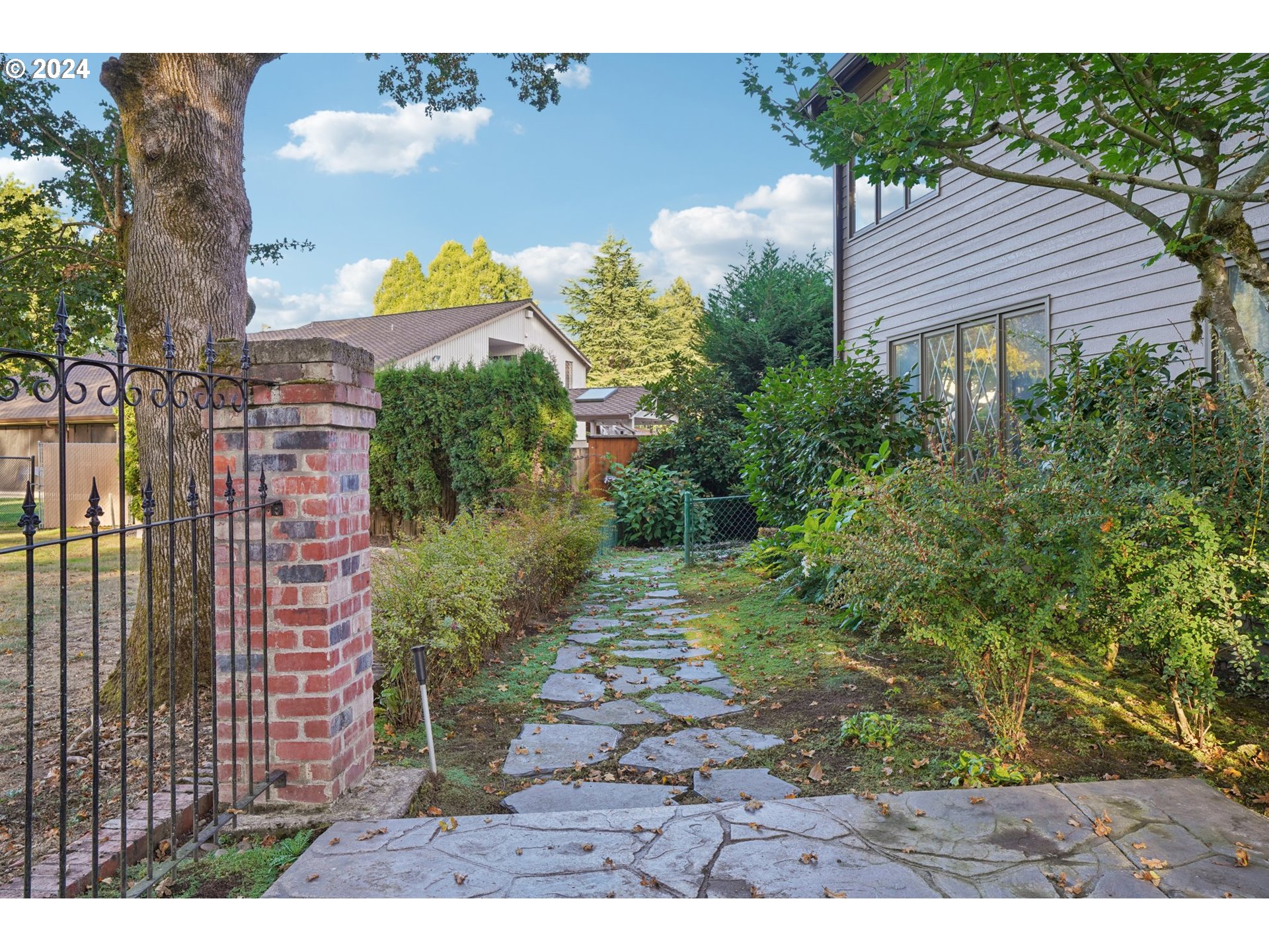 8121 Northeast 71st Loop Vancouver, WA 98662 - Photo 37 of 44 a view of a back yard