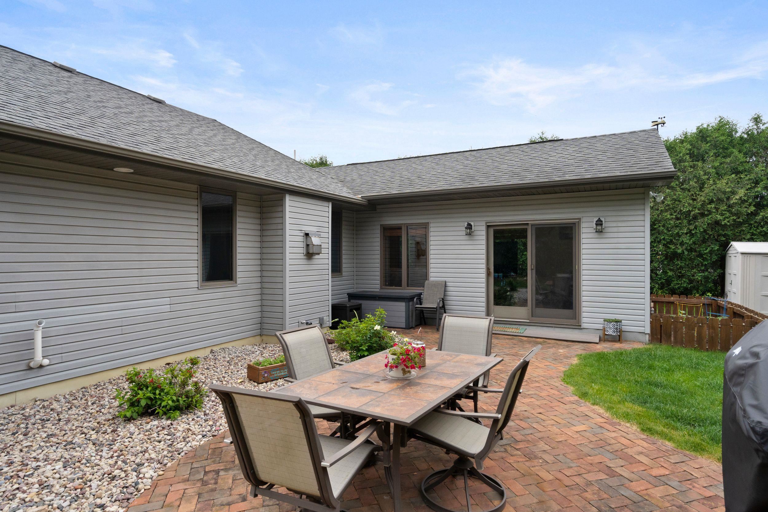 W2585 Oakbrook Court Appleton, WI 54915 - Photo 10 of 56