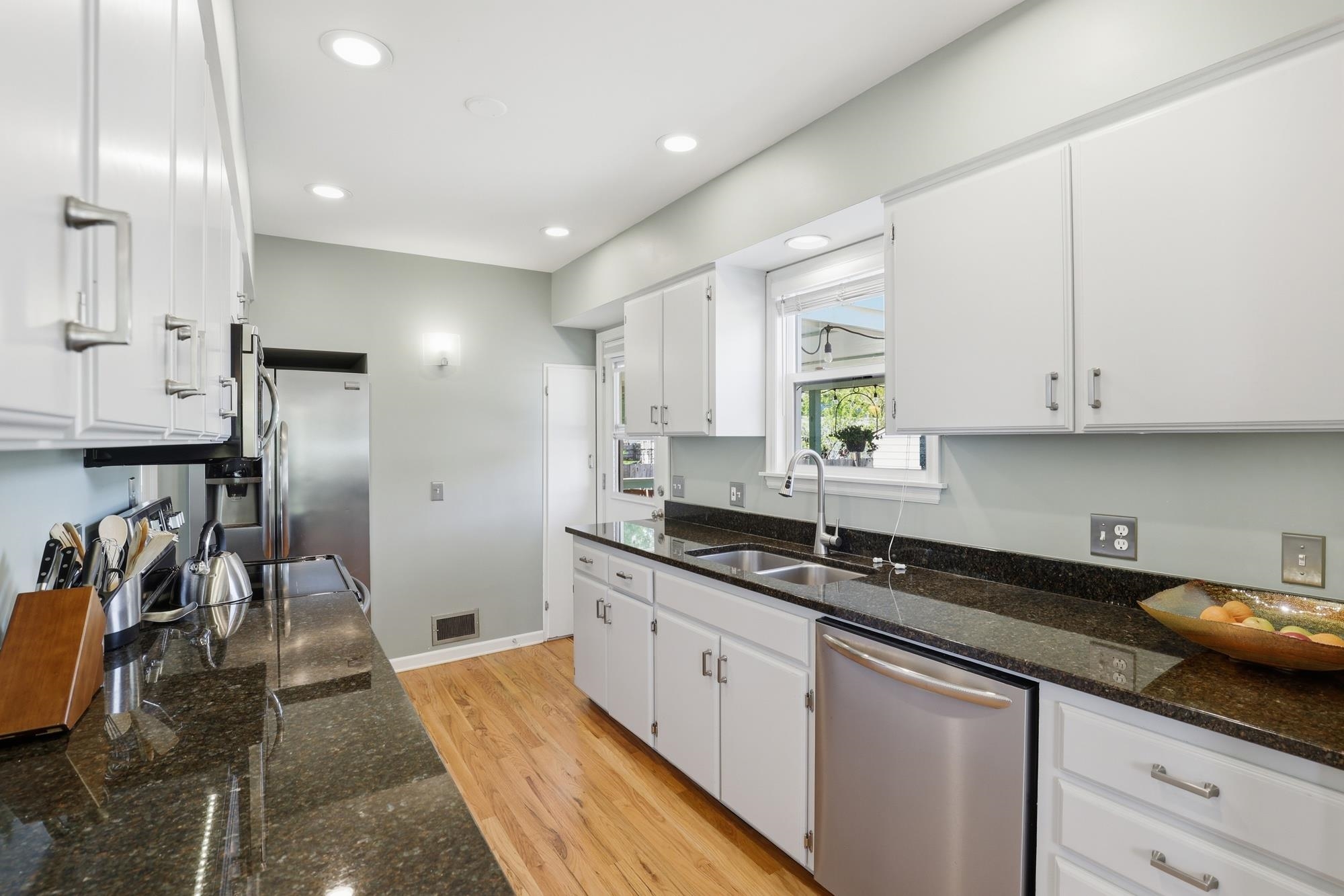 3534 West Wellesley Avenue Spokane, WA 99205 - Photo 9 of 45