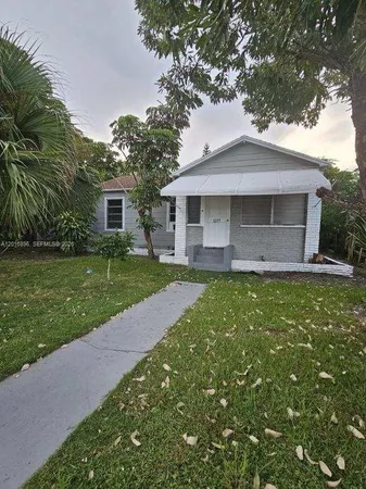 $2,700 | 1217 North D Street, Lake Worth, FL 33460