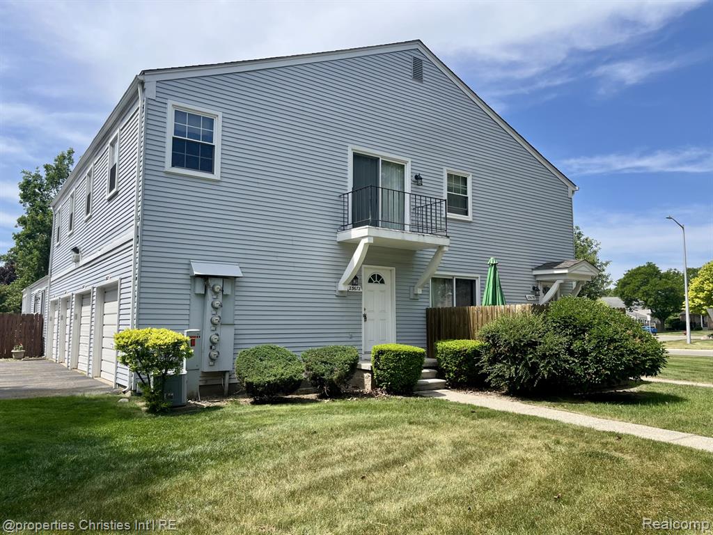 23672 North Rockledge Novi, MI 48375 - Photo 1 of 22