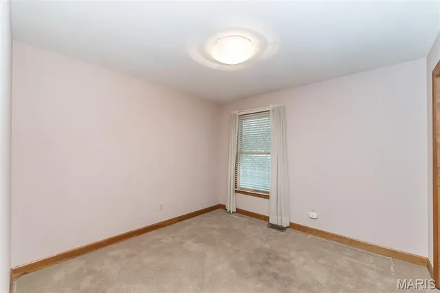 $630,000 | 384 Greentrails Drive South, Chesterfield, MO 63017