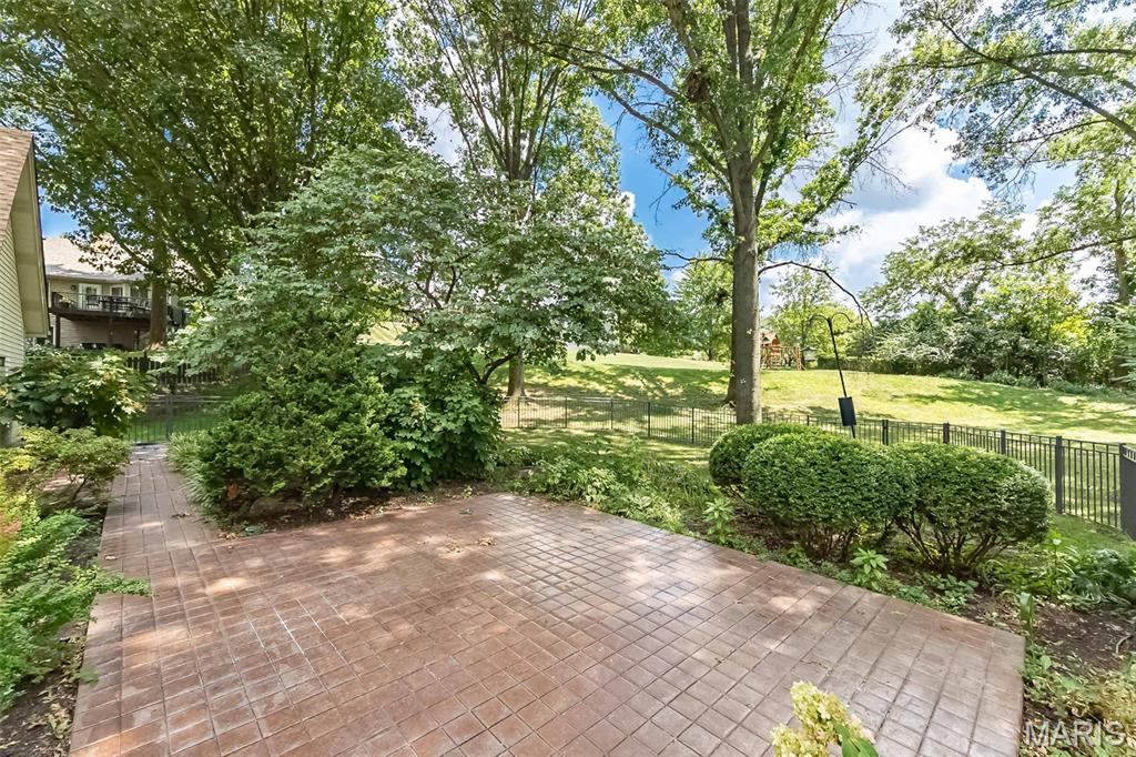 384 Greentrails Drive South Chesterfield, MO 63017 - Photo 27 of 28