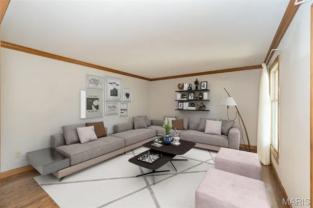 $630,000 | 384 Greentrails Drive South, Chesterfield, MO 63017