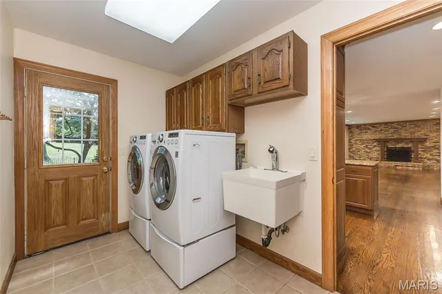 $630,000 | 384 Greentrails Drive South, Chesterfield, MO 63017