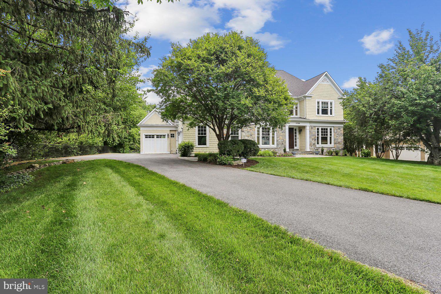 11736 Gainsborough Road Potomac, MD 20854 - Photo 17 of 100 Driveway