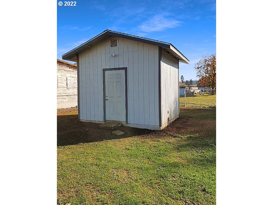 1428 Gleason Road Sutherlin, OR 97479 - Photo 22 of 32 Gallery Image 22