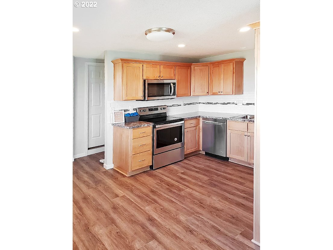1428 Gleason Road Sutherlin, OR 97479 - Photo 3 of 32 Gallery Image 3