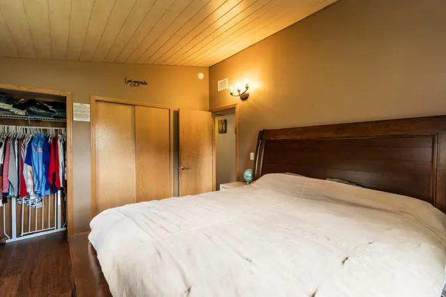 $495,000 | 11565 Highway 18, Prairie du Chien, WI 53821