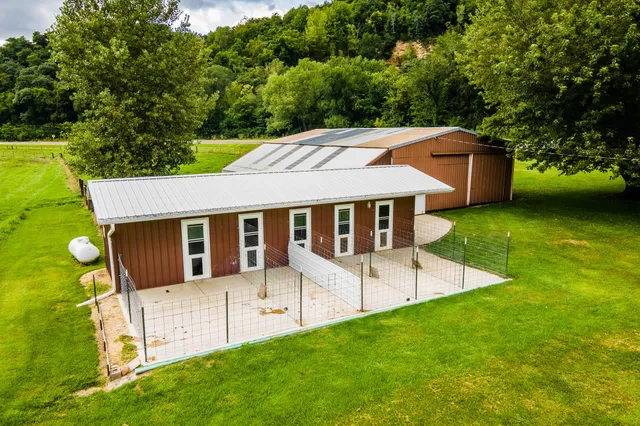 $495,000 | 11565 Highway 18, Prairie du Chien, WI 53821