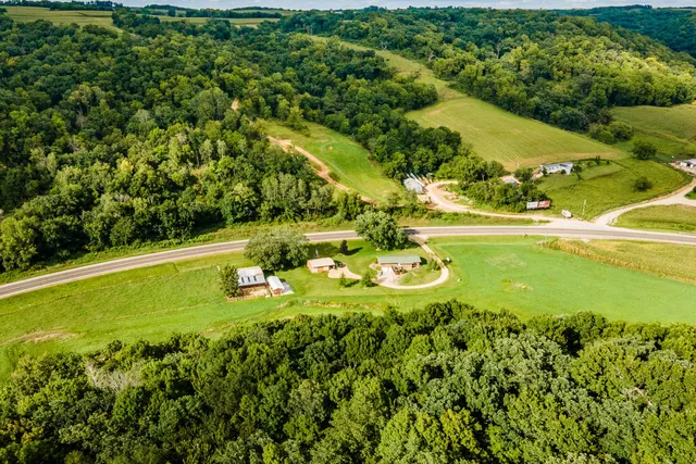 $495,000 | 11565 Highway 18, Prairie du Chien, WI 53821
