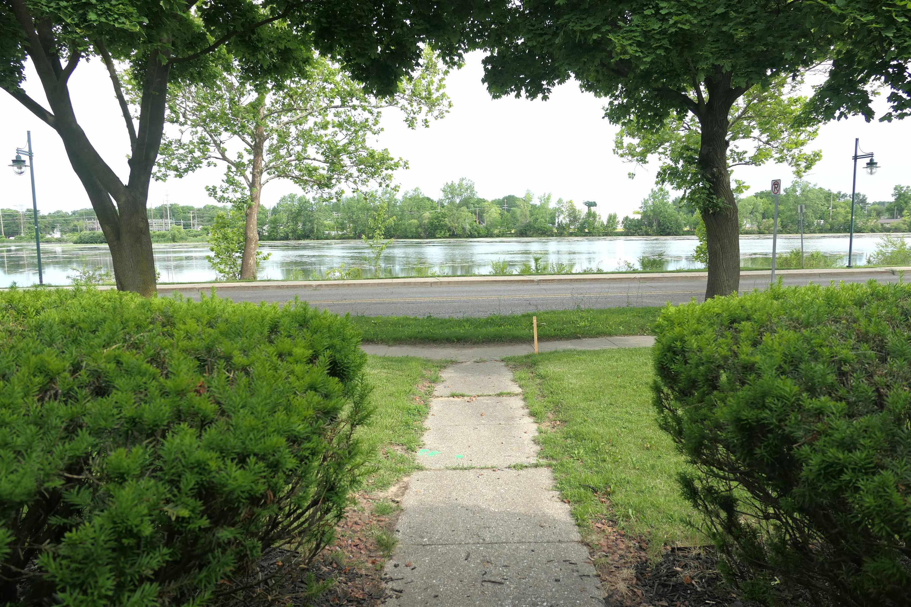 135 Riverside Drive Alma, MI 48801 - Photo 3 of 25