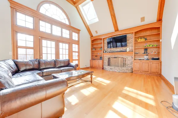 $1,150,000 | 813 Fox Glen Drive, St. Charles, IL 60174