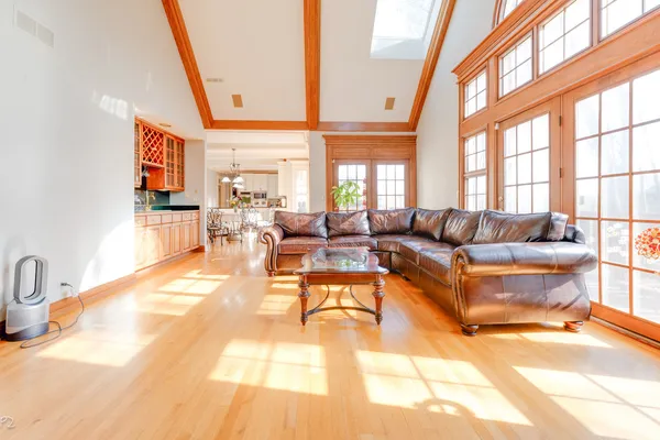 $1,150,000 | 813 Fox Glen Drive, St. Charles, IL 60174