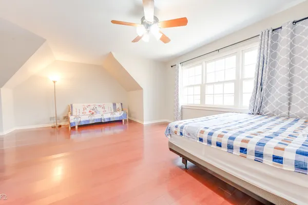 $1,150,000 | 813 Fox Glen Drive, St. Charles, IL 60174