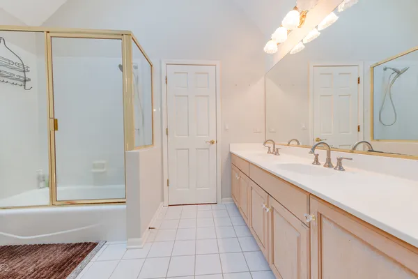 $1,150,000 | 813 Fox Glen Drive, St. Charles, IL 60174