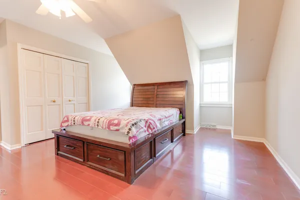 $1,150,000 | 813 Fox Glen Drive, St. Charles, IL 60174