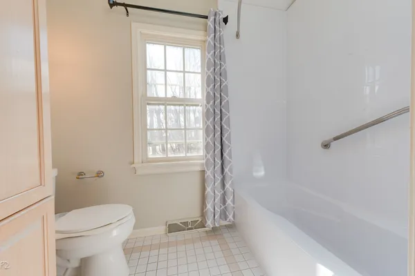 $1,150,000 | 813 Fox Glen Drive, St. Charles, IL 60174