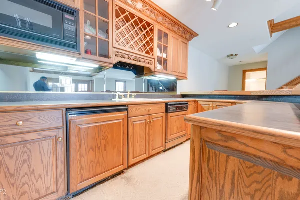 $1,150,000 | 813 Fox Glen Drive, St. Charles, IL 60174